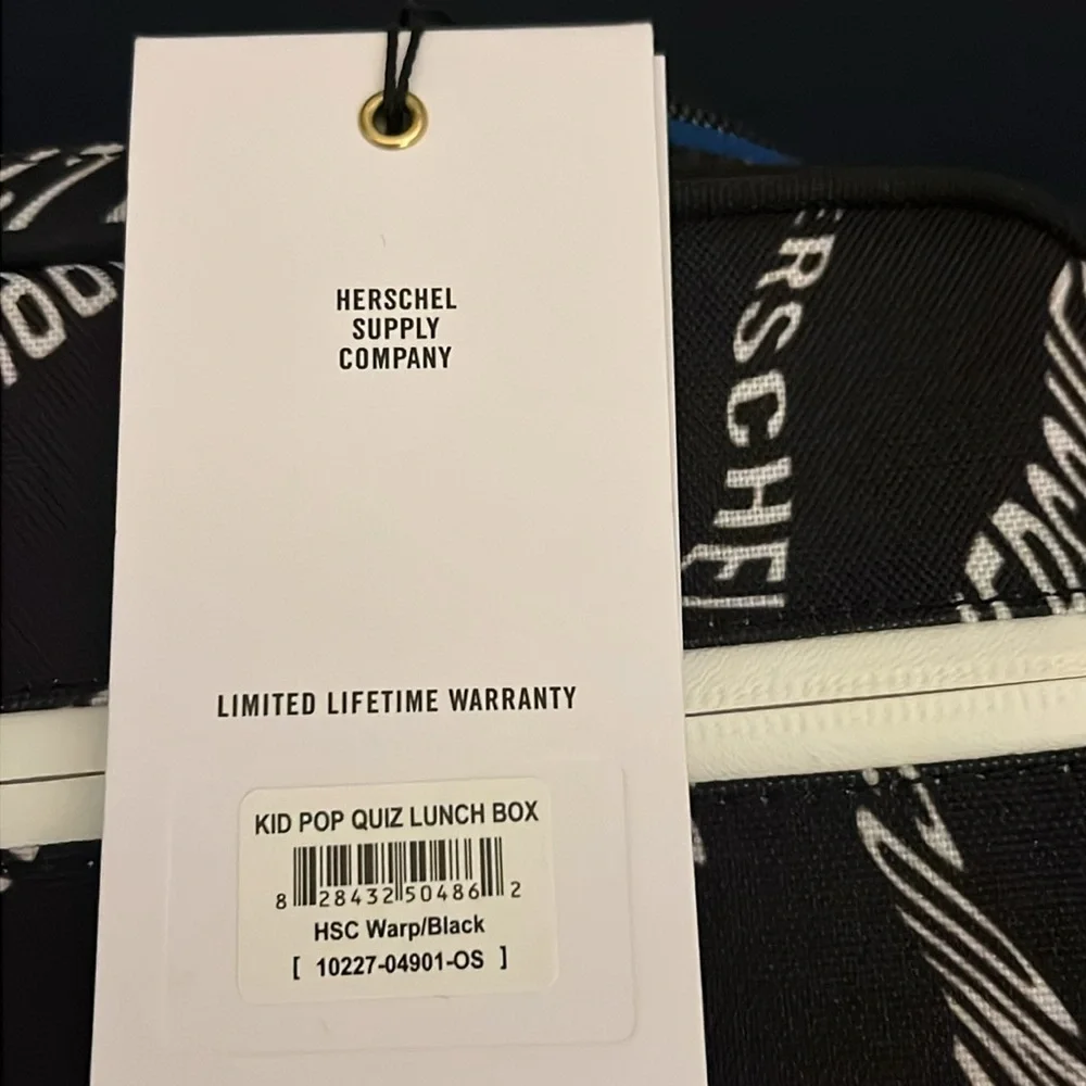Herschel Kids Pop Quiz Lunch Box warp/black. NWT